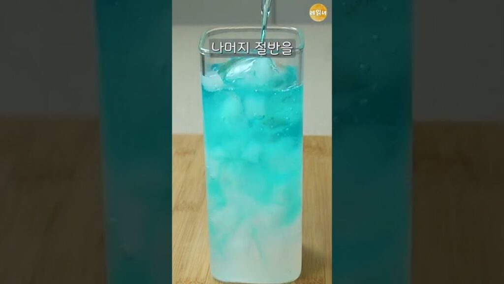 [Video] How to Make the Ultimate Korean Convenience Store Combo Under 5,000 Won