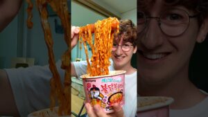 [Video] How to Make the Ultimate Korean Convenience Store Combo Under 5,000 Won