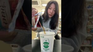 [Video] How to Hack the Pink Carbo Buldak Ramen at 7-Eleven Korea